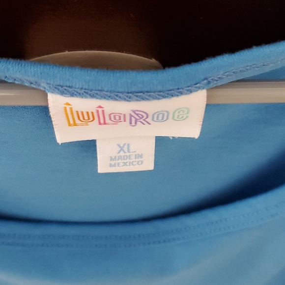 Ladies top - Picture 2 of 2